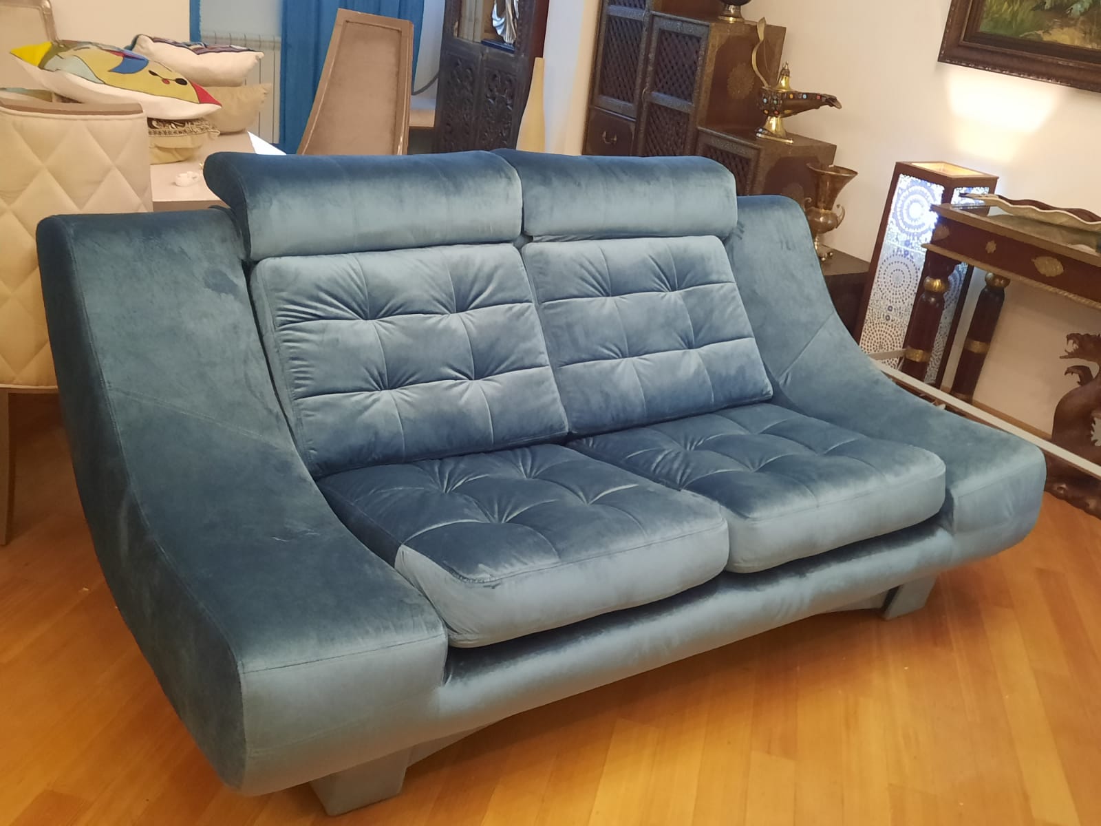 Обивка дивана на дому. Белоомут